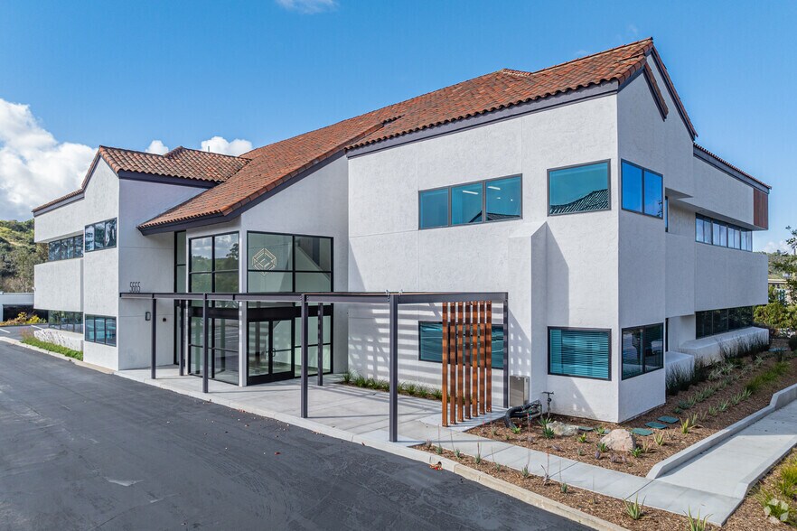 5677 Oberlin Dr, San Diego, CA à vendre - Photo du bâtiment - Image 2 de 22