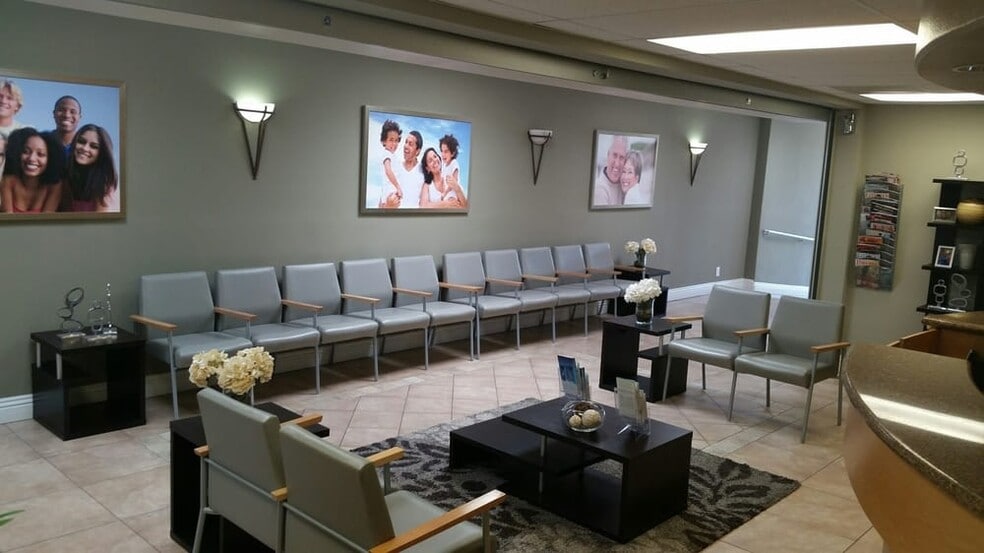 1729 Termino Ave, Long Beach, CA for sale - Lobby - Image 2 of 6