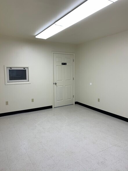 5800-5814 N Hanley Rd, Saint Louis, MO à louer - Photo intérieure - Image 2 de 11