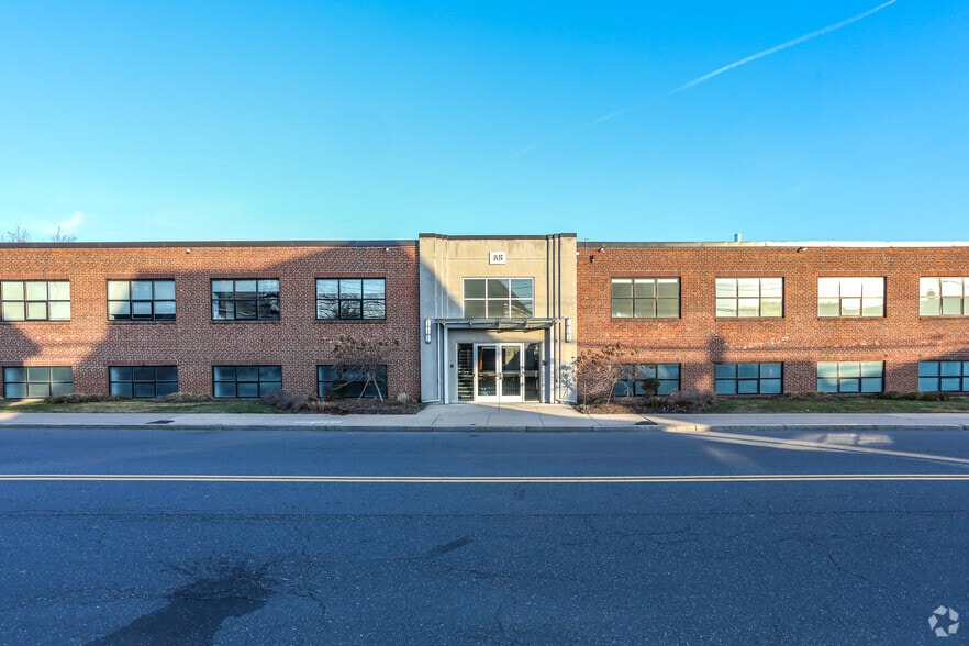 85 School St, Watertown, MA à louer - Photo du bâtiment - Image 3 de 5