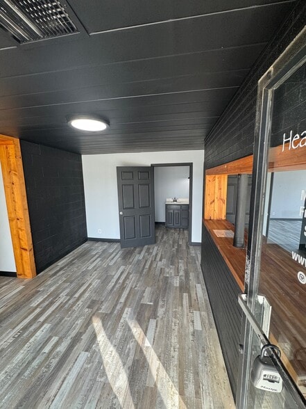601 SW Jennings Ave, Bartlesville, OK for lease - Interior Photo - Image 1 of 16