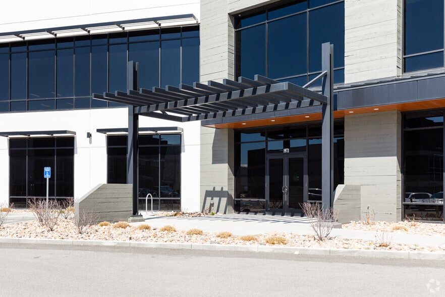 1971 W 700 N, Lindon, UT à louer - Photo du bâtiment - Image 2 de 10