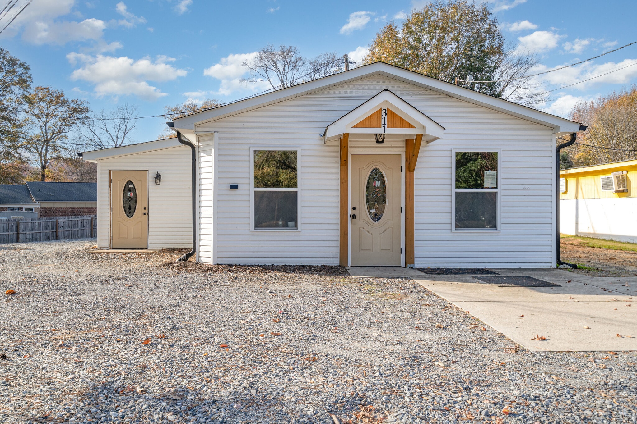 311 Beatty Dr, Belmont, NC à vendre Photo du bâtiment- Image 1 de 26