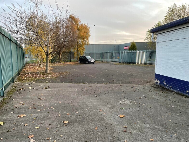 2 Beza St, Leeds for lease - Building Photo - Image 3 of 11