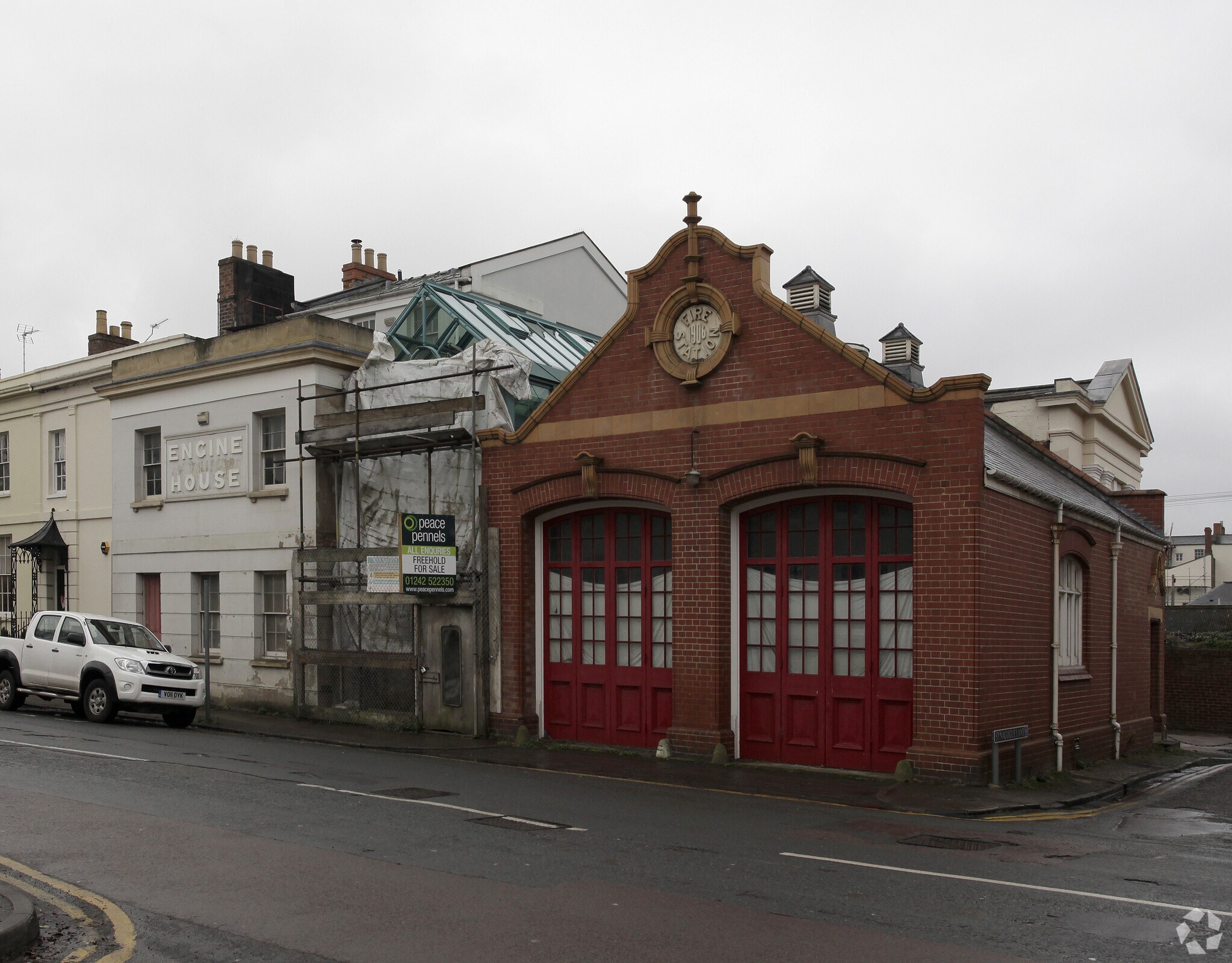 St James Sq, Cheltenham à louer Photo principale- Image 1 de 3