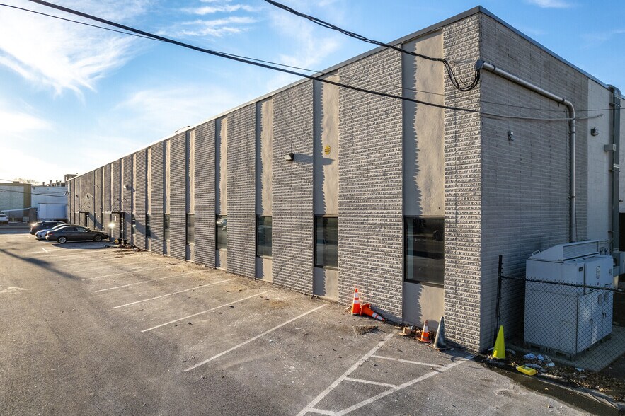 2401 E Linden Ave, Linden, NJ à louer - Photo du bâtiment - Image 3 de 13