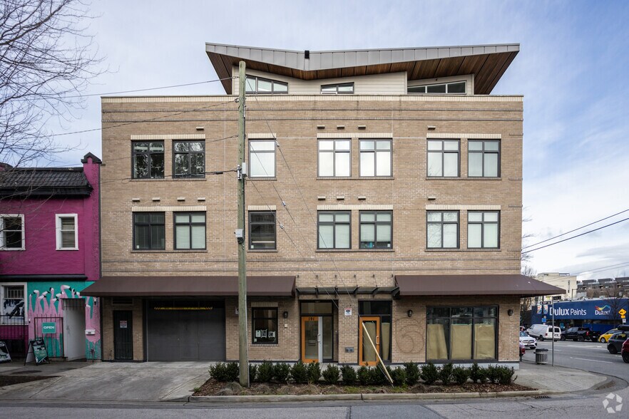 2681-2685 Main St, Vancouver, BC à louer - Photo du bâtiment - Image 2 de 2