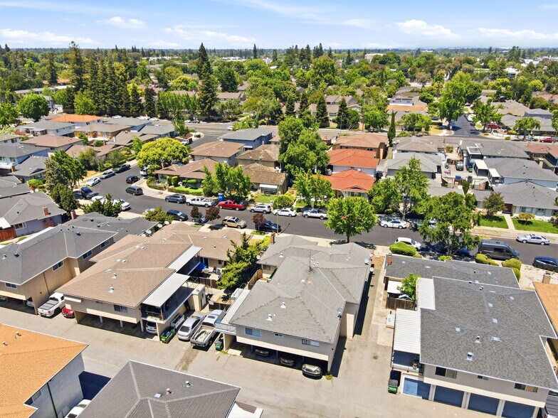635 Bolton Ct, San Jose, CA à vendre - Photo du bâtiment - Image 3 de 18
