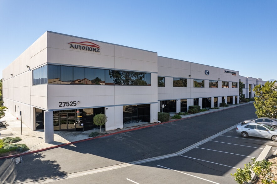 27525 Newhall Ranch Rd, Valencia, CA for lease - Building Photo - Image 3 of 4