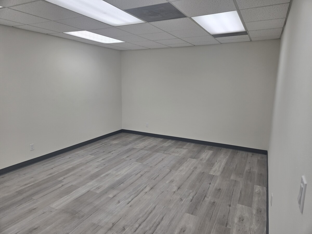 721 W Whittier Blvd, La Habra, CA 90631 - Unit S - - Interior Photo - Image 2 of 6