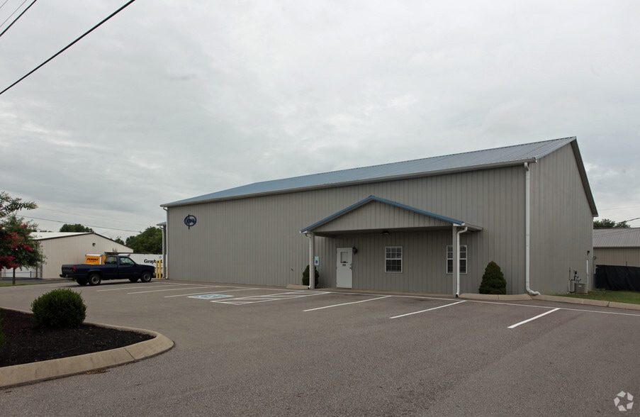 1799 Alpine Dr, Clarksville, TN for lease - Primary Photo - Image 1 of 49