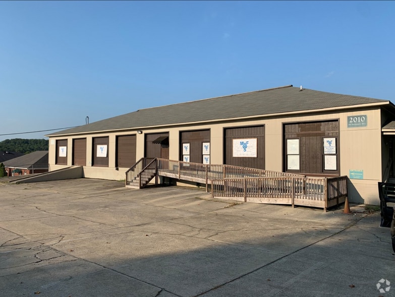 2010 Old Montgomery Hwy, Birmingham, AL à louer - Photo du bâtiment - Image 1 de 12