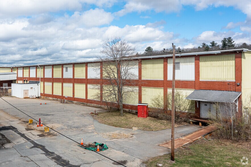 340 Waterman Ave, Smithfield, RI à louer - Photo du bâtiment - Image 3 de 17
