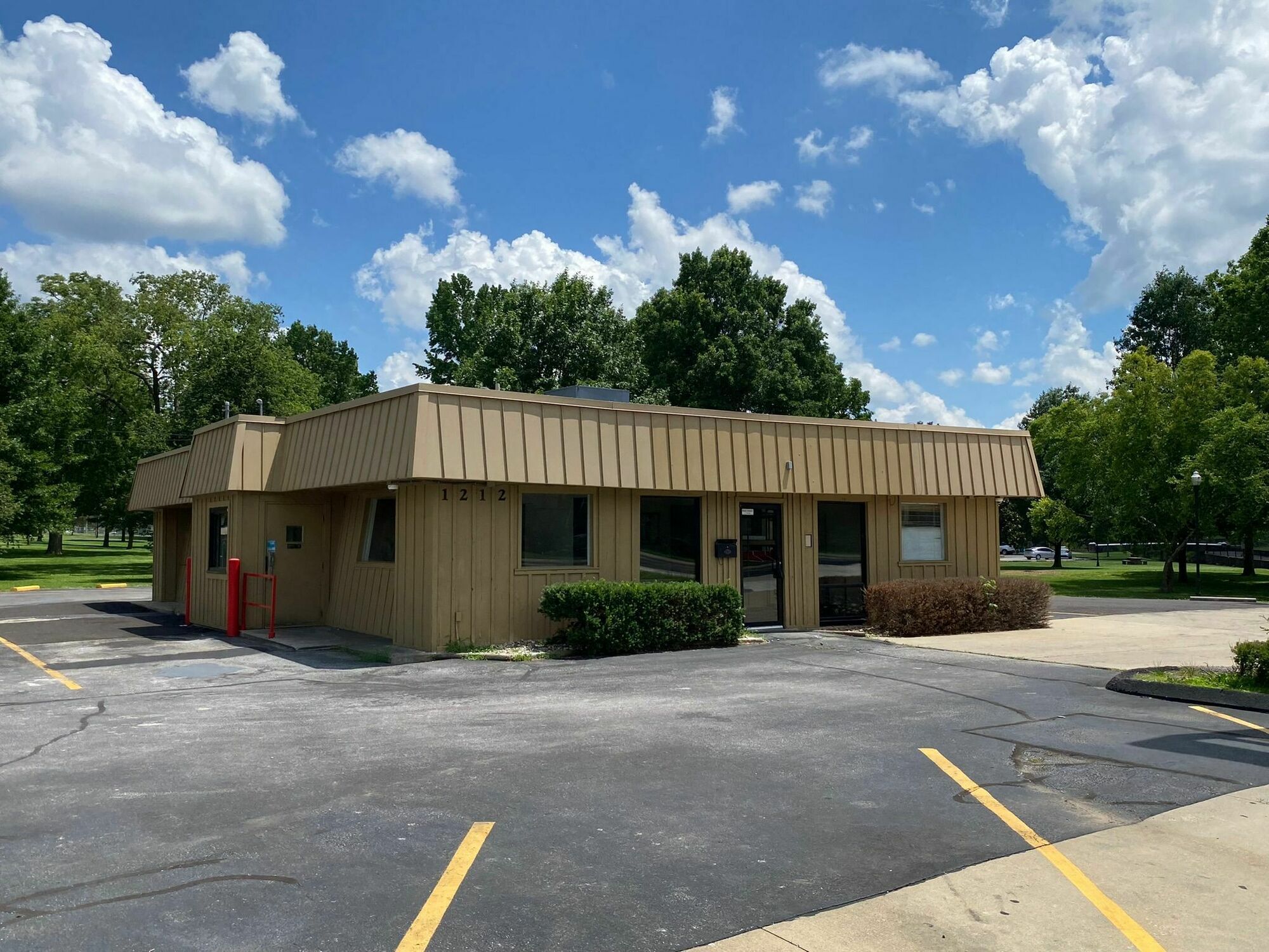 1212 S Grant Ave, Springfield, MO for lease Building Photo- Image 1 of 7