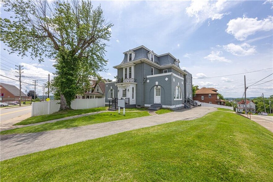 121 Ridge Ave, Washington, PA à vendre - Photo du bâtiment - Image 2 de 21