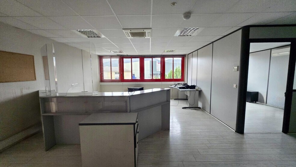 Bureau dans La Farlède à louer - Photo du bâtiment - Image 2 de 5