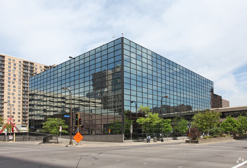 255 2nd Ave S, Minneapolis, MN à louer - Photo du bâtiment - Image 1 de 8