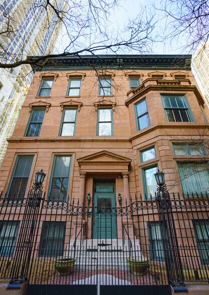 660 N Rush St, Chicago, IL à vendre - Photo du bâtiment - Image 3 de 10
