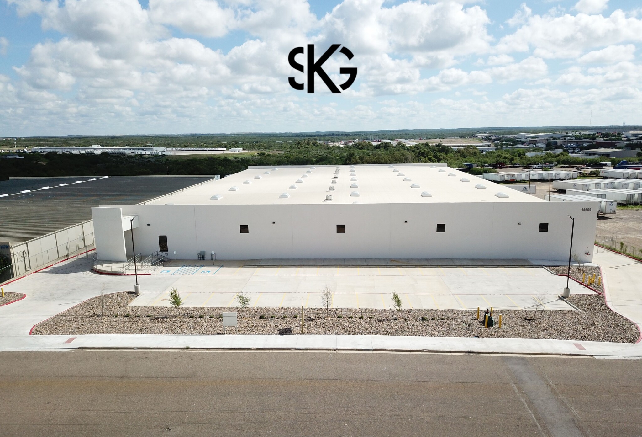 14609 Atlanta Dr, Laredo, TX for lease Building Photo- Image 1 of 5