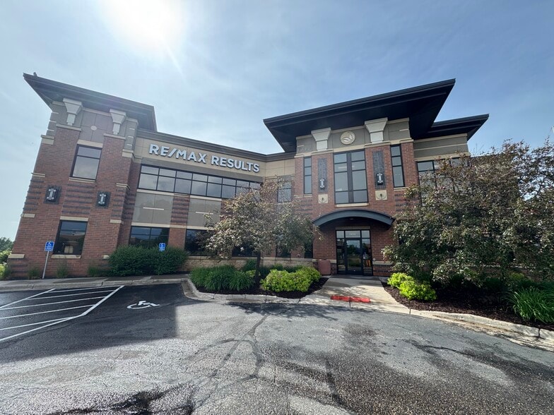 604 Bielenberg Dr, Woodbury, MN for lease - Building Photo - Image 1 of 7