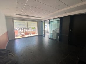 285 Avenue Du Prado, Marseille for lease Interior Photo- Image 2 of 7