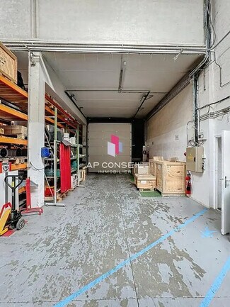 Plus de détails pour Local d'activités à louer