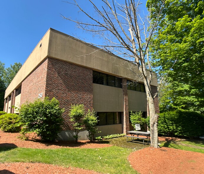 250 Hampton St, Auburn, MA à louer - Photo du bâtiment - Image 2 de 2