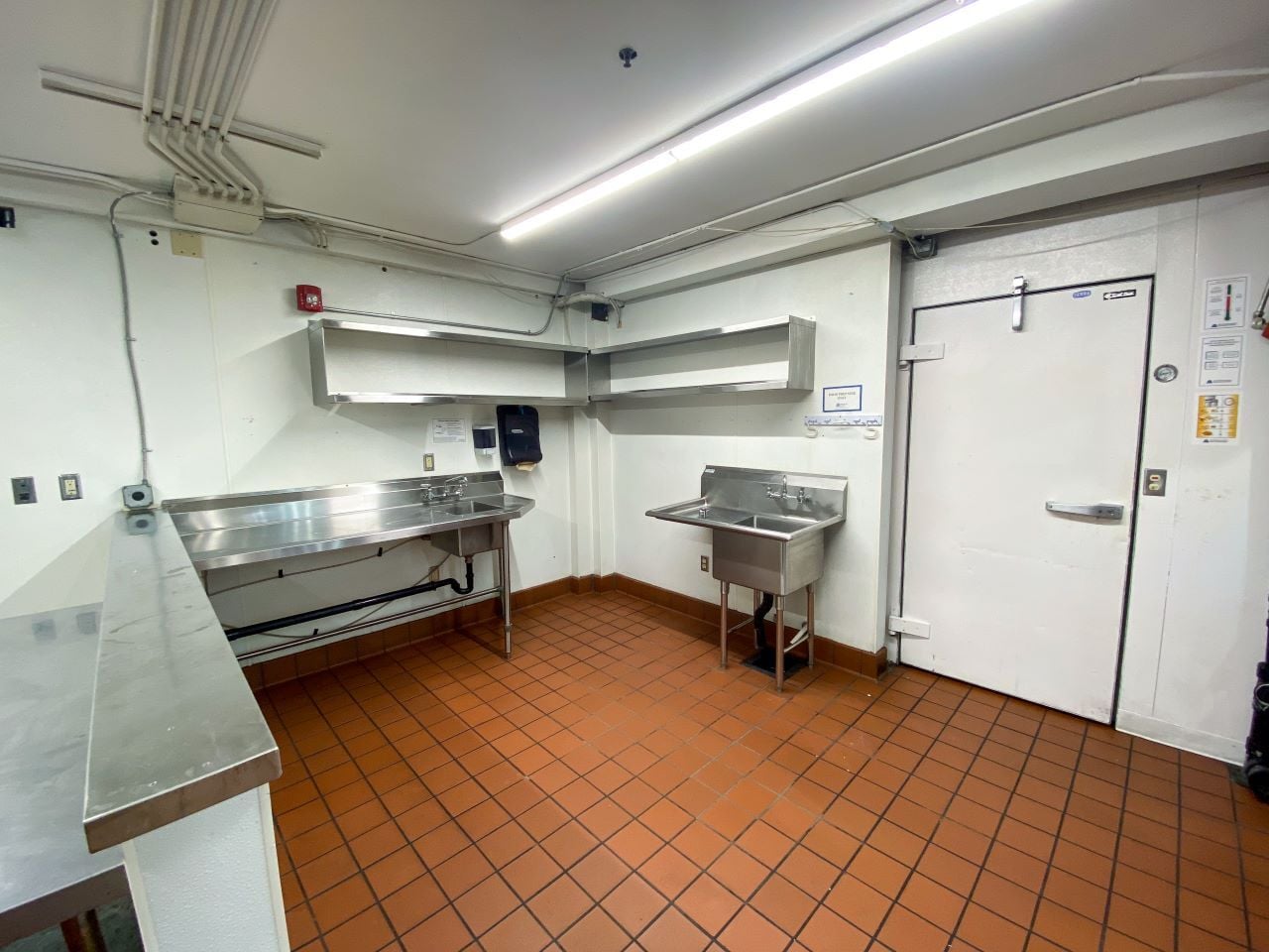 1717 NE 42nd Ave, Portland, OR for lease Interior Photo- Image 1 of 7