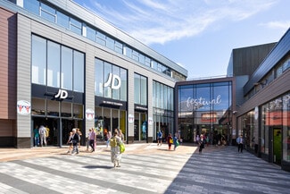 Plus de détails pour New Market Sq, Basingstoke - Vente au détail à louer