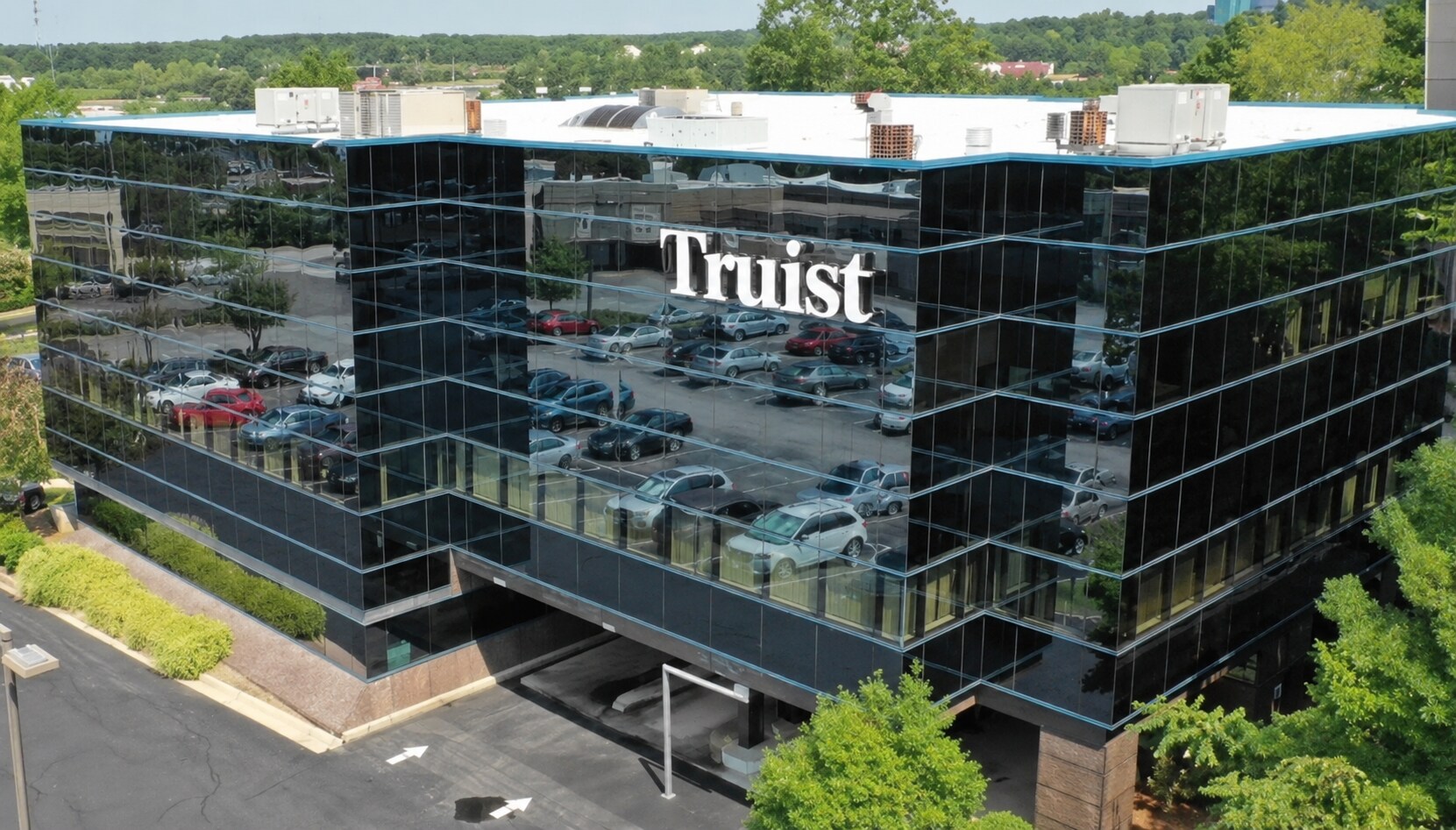 4011 University Dr, Durham, NC for lease Building Photo- Image 1 of 6