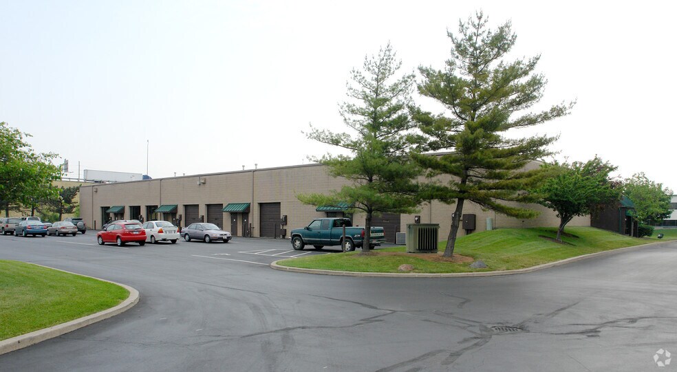 406 E Wilson Bridge Rd, Worthington, OH for lease - Primary Photo - Image 1 of 5