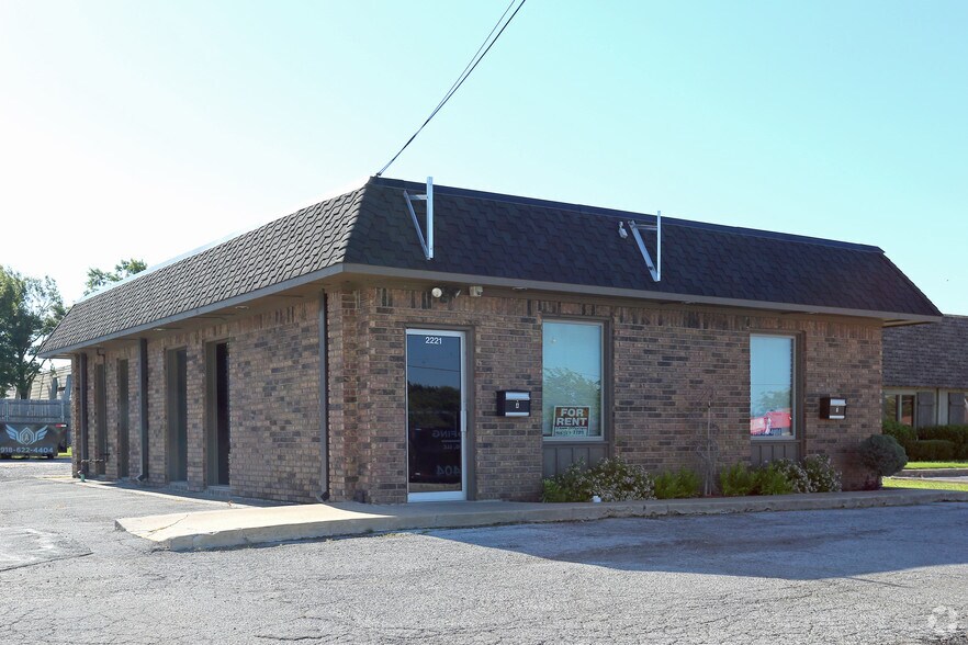 2221 S Garnett Rd, Tulsa, OK for sale - Primary Photo - Image 1 of 1