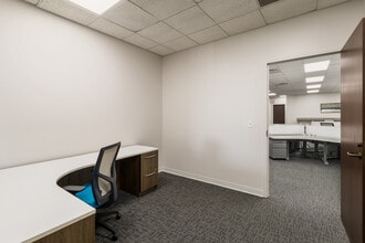 3 Easton Oval, Columbus, OH for lease Interior Photo- Image 1 of 7