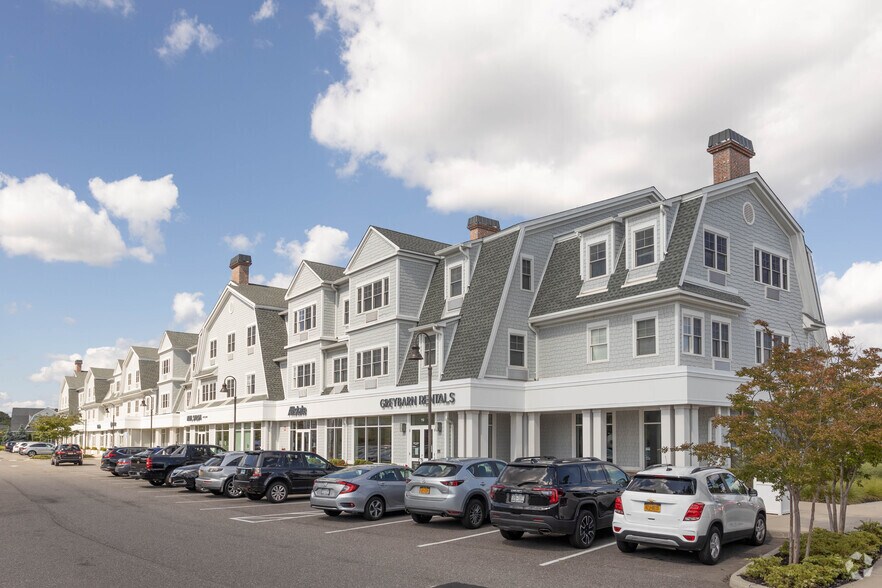 805 Broadway, Amityville, NY à louer - Photo du bâtiment - Image 2 de 4