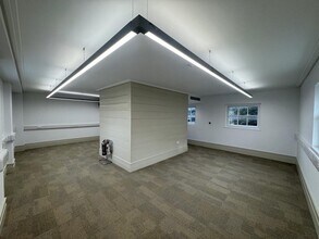 London Rd, Brentford for lease Interior Photo- Image 1 of 5