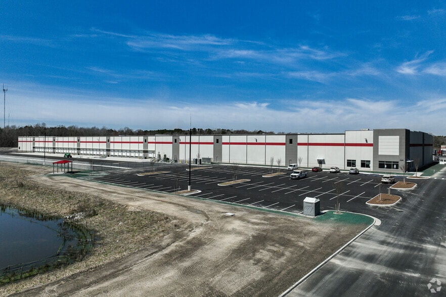 1996 Northgate Commerce Pky, Suffolk, VA for lease - Primary Photo - Image 1 of 9