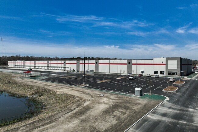 Plus de détails pour 1996 Northgate Commerce Pky, Suffolk, VA - Industriel à louer