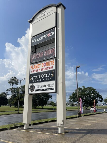 5830 S Sherwood Forest Blvd, Baton Rouge, LA à louer - Photo du bâtiment - Image 2 de 60