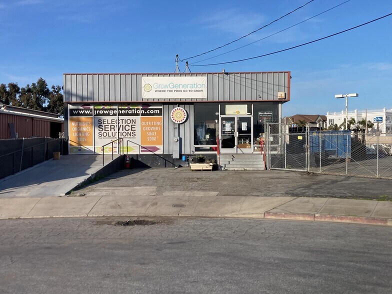 61 Tarp Cir, Salinas, CA à vendre - Photo du bâtiment - Image 2 de 5