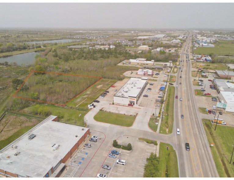 5625 Garth Rd, Baytown, TX à vendre - Photo du bâtiment - Image 3 de 8