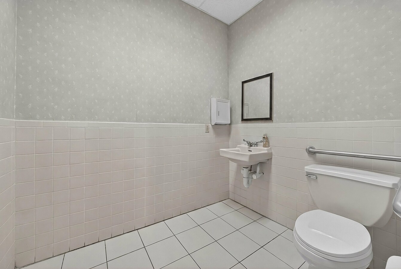 16-27 Liberty Square Mall, Stony Point, NY 10980 - Unité 24-25-26 -  - Photo intérieure - Image 1 of 43