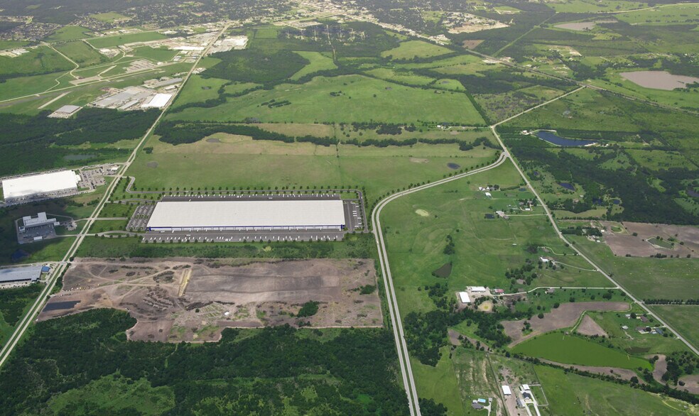 Airport Rd, Terrell, TX à louer - Photo du bâtiment - Image 3 de 3