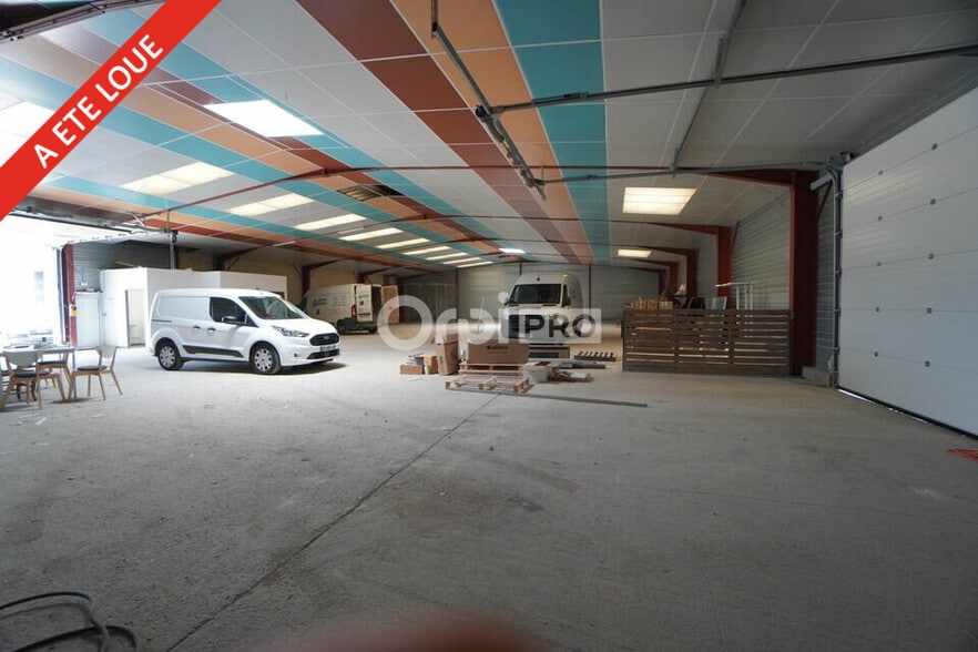Flex in Saint Apollinaire for lease - Interior Photo - Image 1 of 9