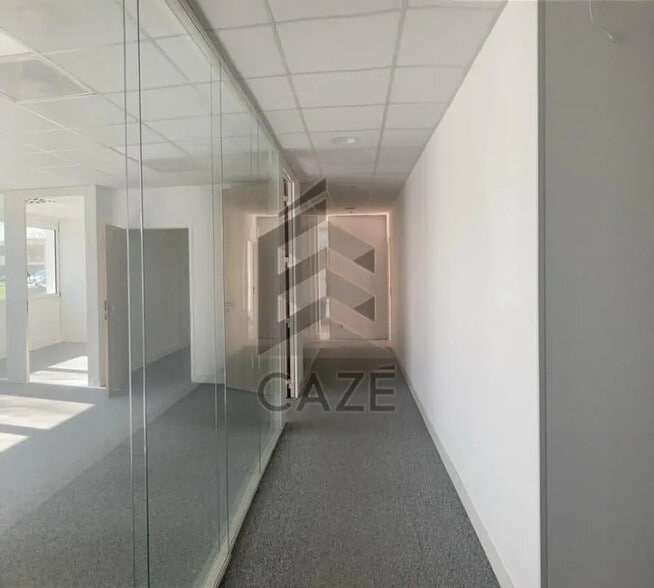 Office in Mérignac for lease - Interior Photo - Image 3 of 5