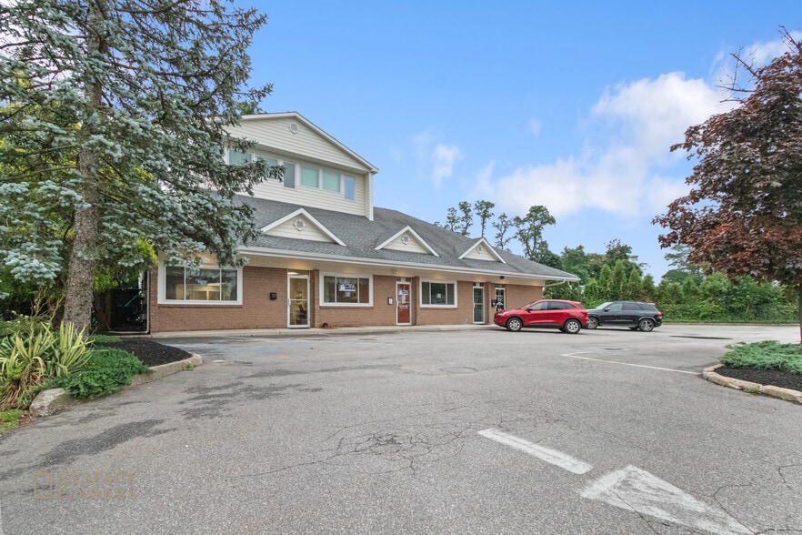 60 E Main St, Kings Park, NY for lease - Building Photo - Image 3 of 5