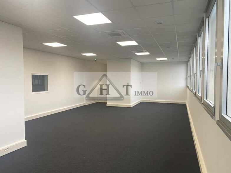 Industrial in Bonneuil-sur-Marne for lease - Interior Photo - Image 3 of 4