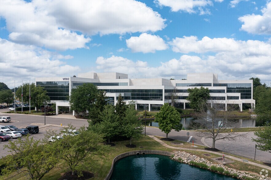 11500 Northlake Dr, Cincinnati, OH à louer - Photo du bâtiment - Image 1 de 6