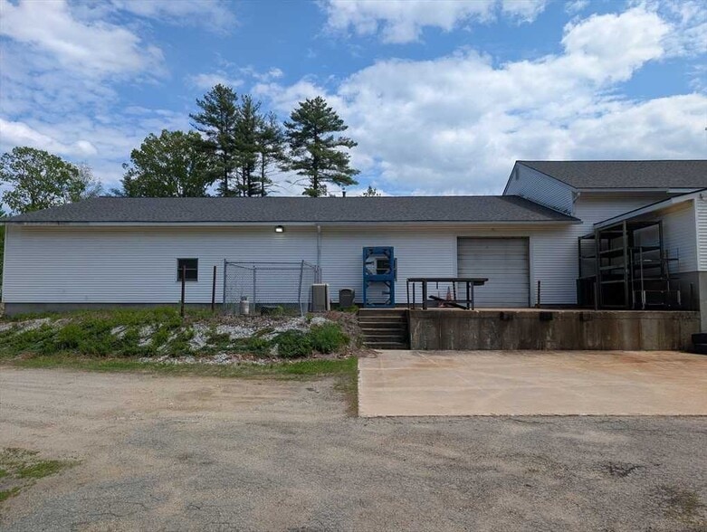 100 Davis St, Douglas, MA for lease - Building Photo - Image 3 of 5