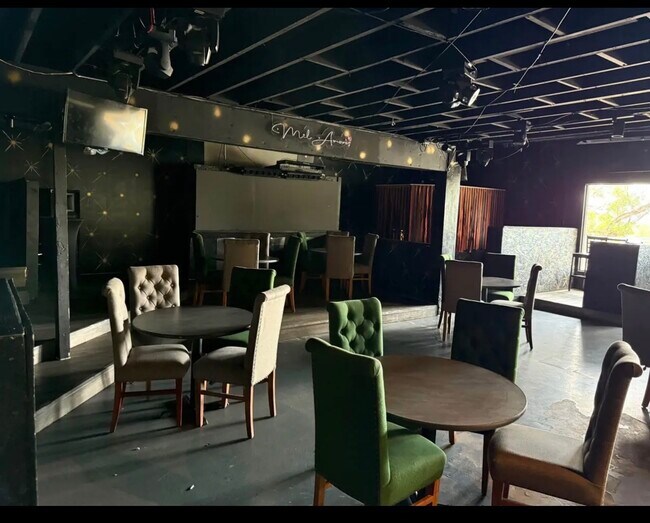 Plus de détails pour 8607 Wurzbach Rd, San Antonio, TX - Commerce de détail à vendre