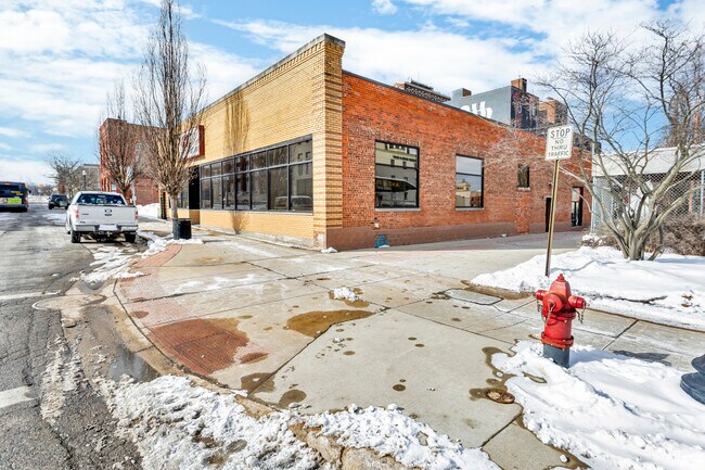 More details for 132 W Cortland Ave, Jackson, MI - Office for Lease